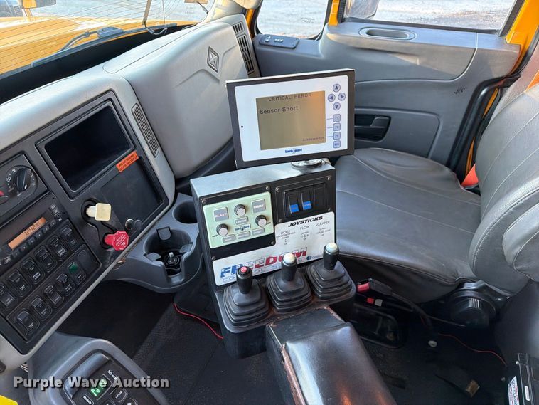 image for item DZ4948 2014 International 7500 dump truck