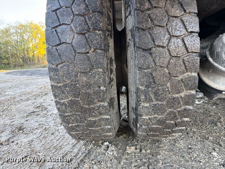 image for item DZ4948 2014 International 7500 dump truck