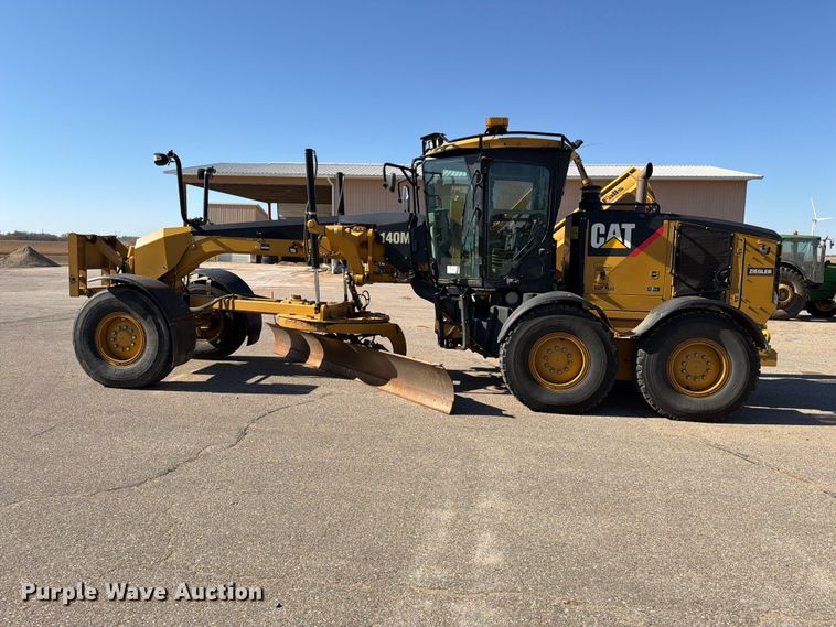 image for item EA0596 2010 Caterpillar 140M motor grader