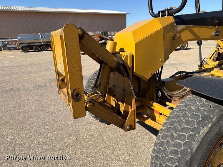 image for item EA0596 2010 Caterpillar 140M motor grader