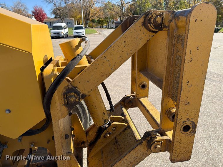 image for item EA0596 2010 Caterpillar 140M motor grader