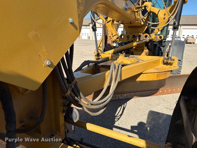 image for item EA0596 2010 Caterpillar 140M motor grader
