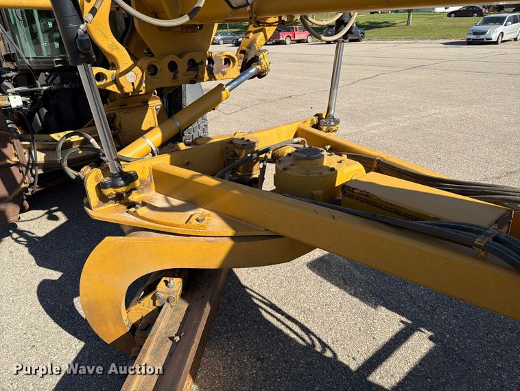 image for item EA0596 2010 Caterpillar 140M motor grader