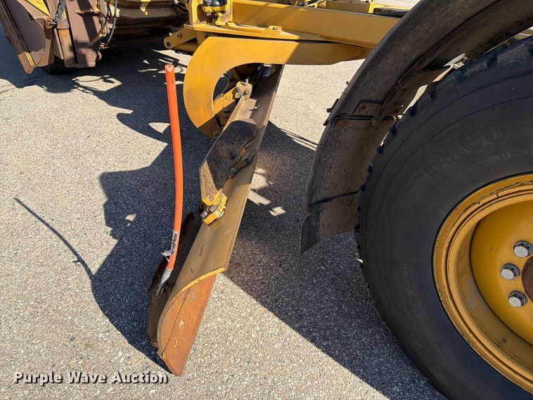 image for item EA0596 2010 Caterpillar 140M motor grader