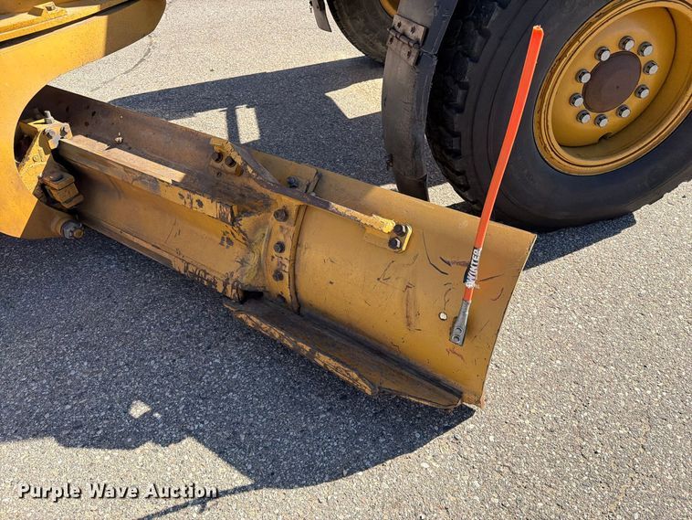 image for item EA0596 2010 Caterpillar 140M motor grader