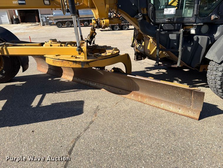 image for item EA0596 2010 Caterpillar 140M motor grader