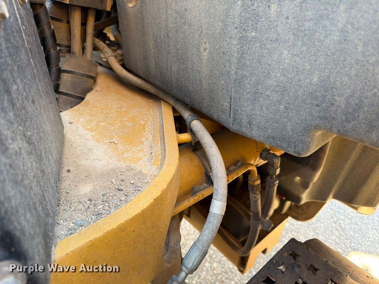 image for item EA0596 2010 Caterpillar 140M motor grader