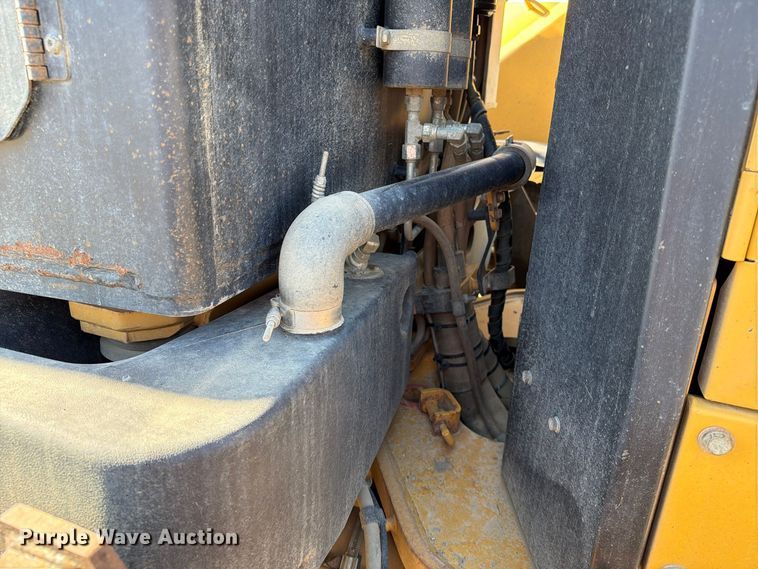 image for item EA0596 2010 Caterpillar 140M motor grader