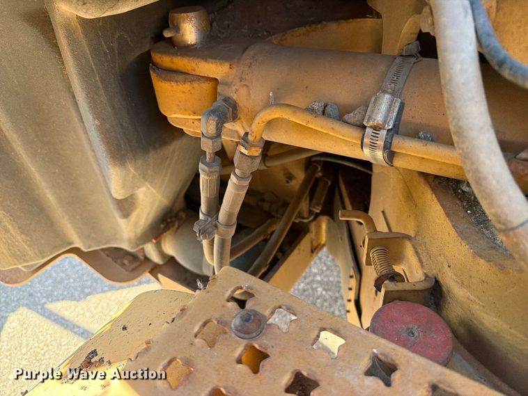 image for item EA0596 2010 Caterpillar 140M motor grader