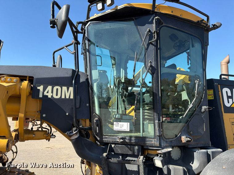 image for item EA0596 2010 Caterpillar 140M motor grader