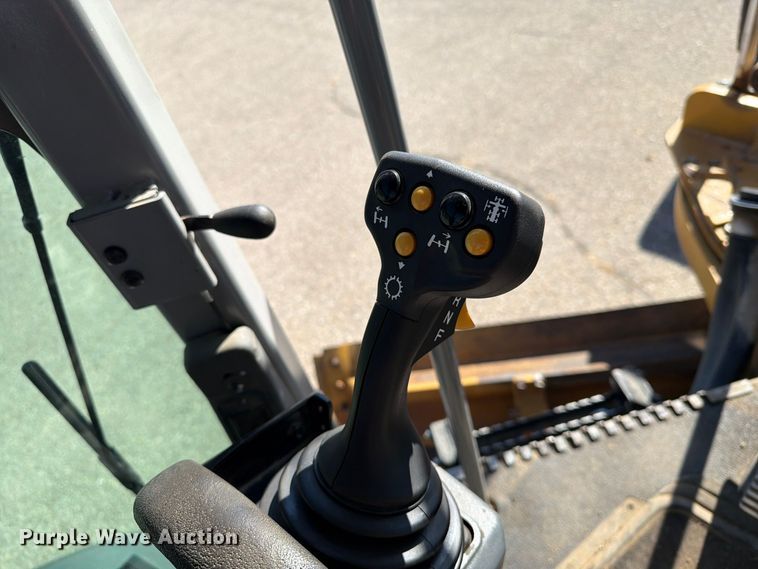 image for item EA0596 2010 Caterpillar 140M motor grader