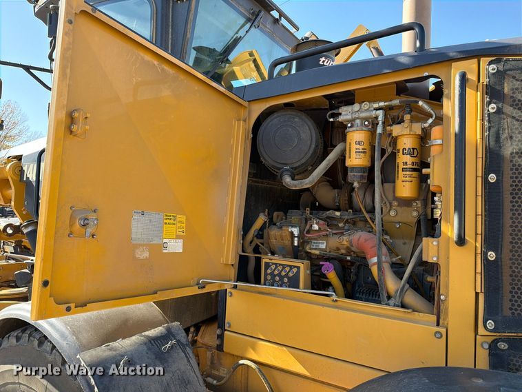 image for item EA0596 2010 Caterpillar 140M motor grader