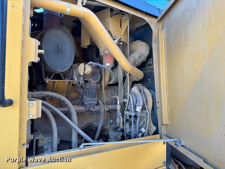 image for item EA0596 2010 Caterpillar 140M motor grader