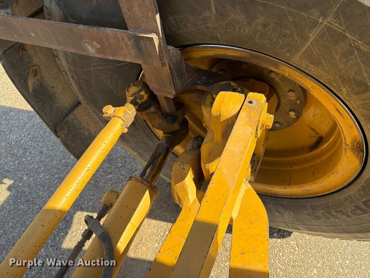 image for item EA0596 2010 Caterpillar 140M motor grader