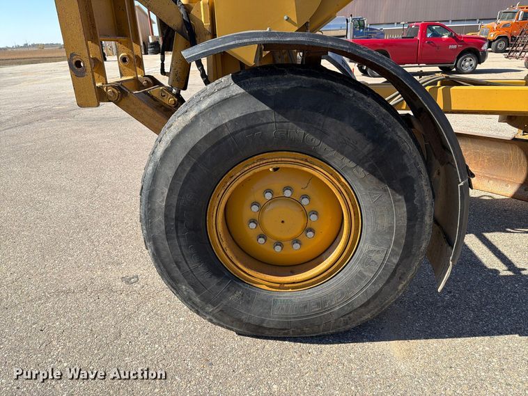 image for item EA0596 2010 Caterpillar 140M motor grader