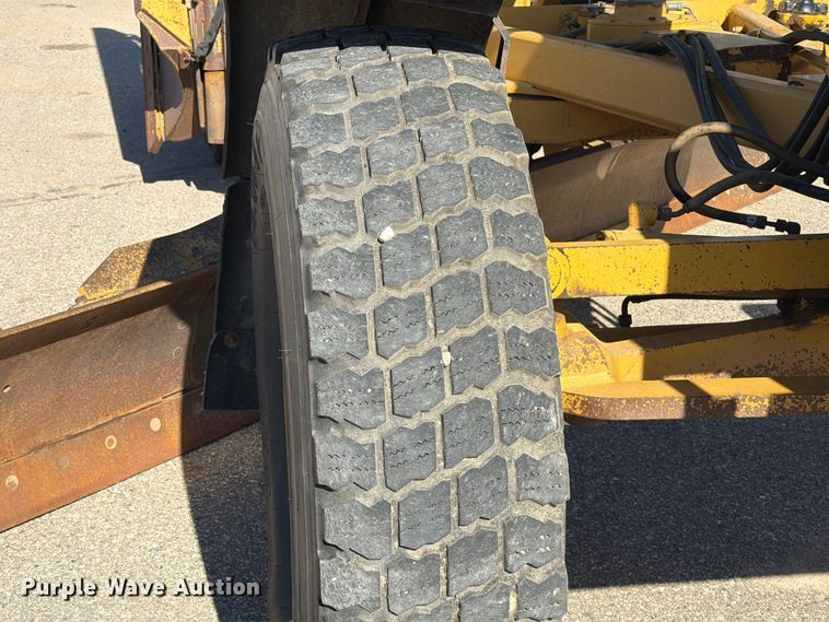 image for item EA0596 2010 Caterpillar 140M motor grader