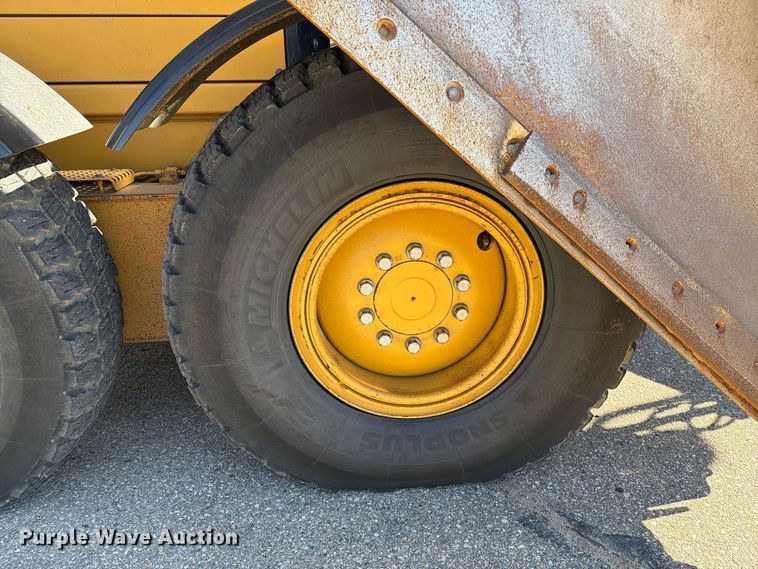 image for item EA0596 2010 Caterpillar 140M motor grader