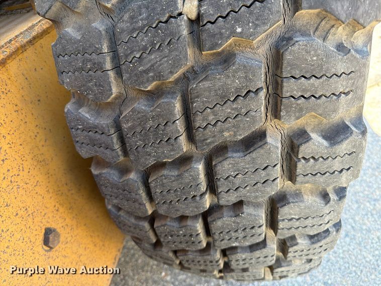 image for item EA0596 2010 Caterpillar 140M motor grader