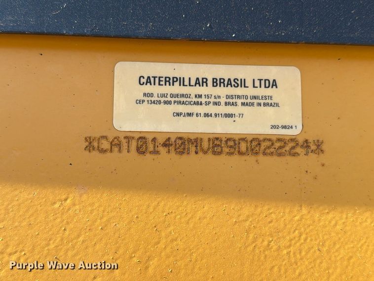 image for item EA0596 2010 Caterpillar 140M motor grader