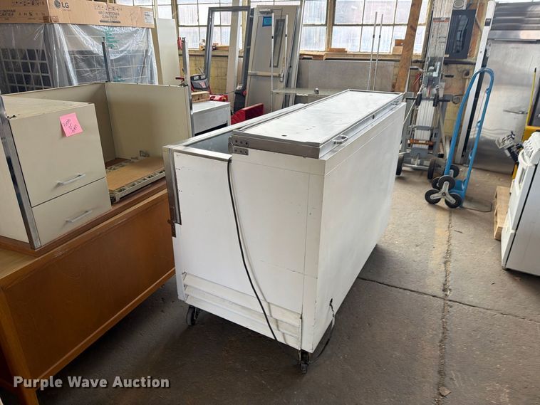 image for item EI7812 Cafeteria equipment