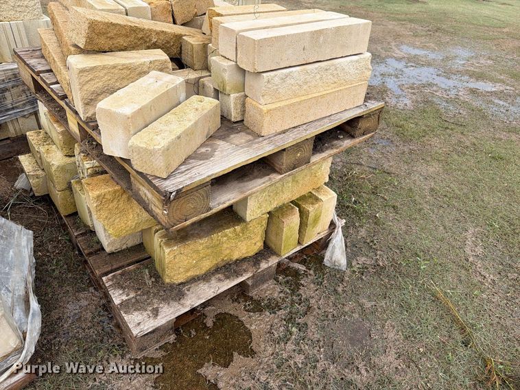 image for item EI7816 Approximately 7 pallets of decorative limestone rock