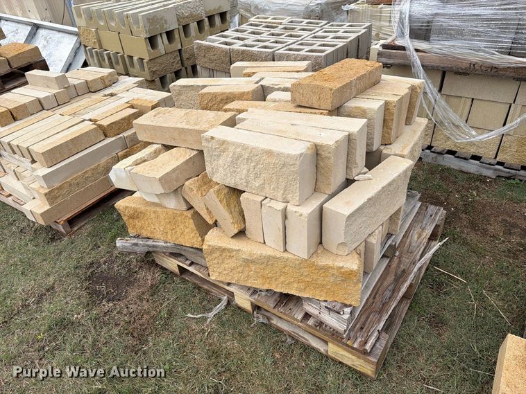 image for item EI7816 Approximately 7 pallets of decorative limestone rock