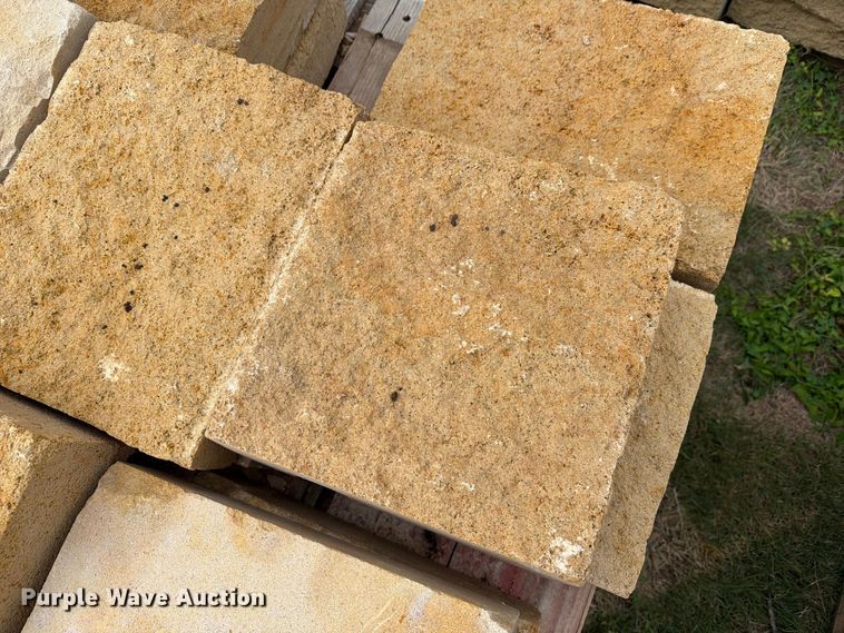 image for item EI7816 Approximately 7 pallets of decorative limestone rock