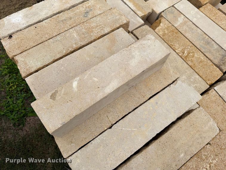 image for item EI7816 Approximately 7 pallets of decorative limestone rock