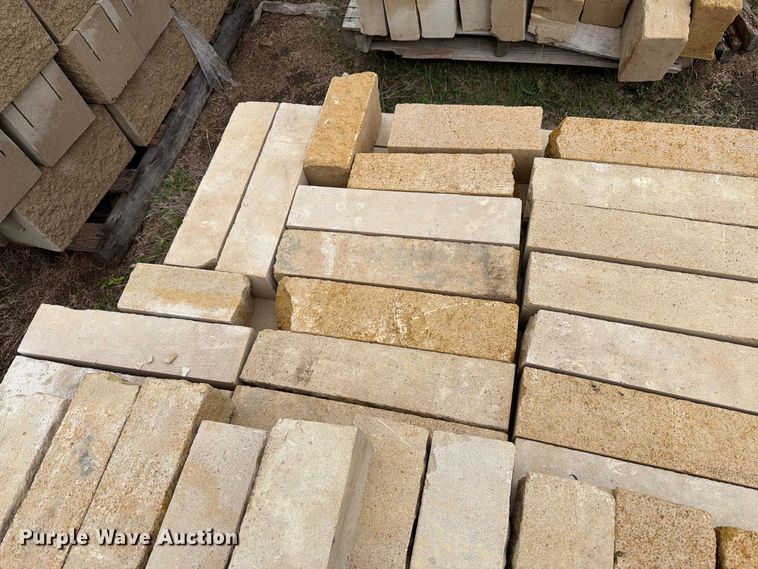 image for item EI7816 Approximately 7 pallets of decorative limestone rock