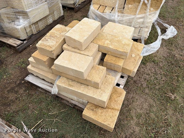 image for item EI7816 Approximately 7 pallets of decorative limestone rock