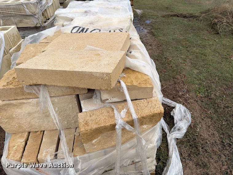 image for item EI7816 Approximately 7 pallets of decorative limestone rock