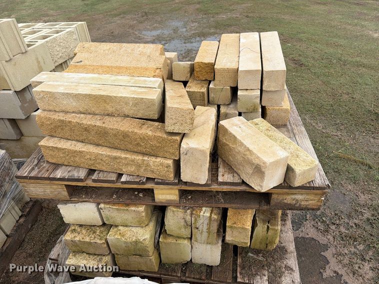 image for item EI7816 Approximately 7 pallets of decorative limestone rock