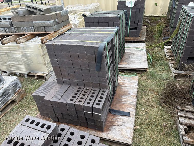 image for item EI7834 Approximately 12 pallets of brick