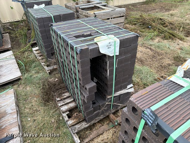 image for item EI7834 Approximately 12 pallets of brick