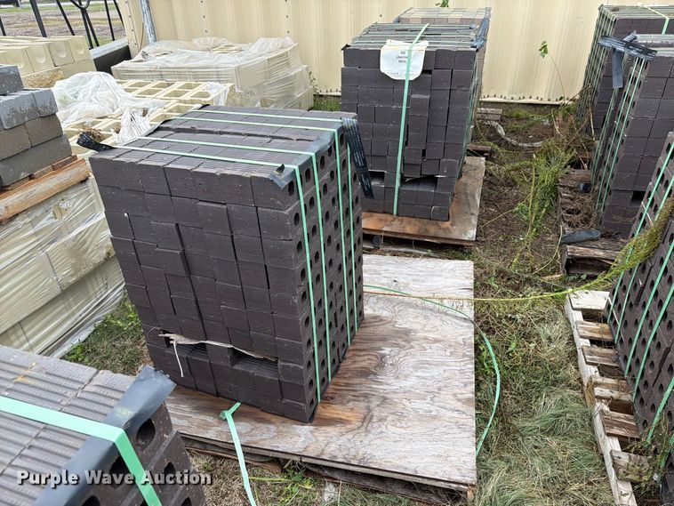 image for item EI7834 Approximately 12 pallets of brick