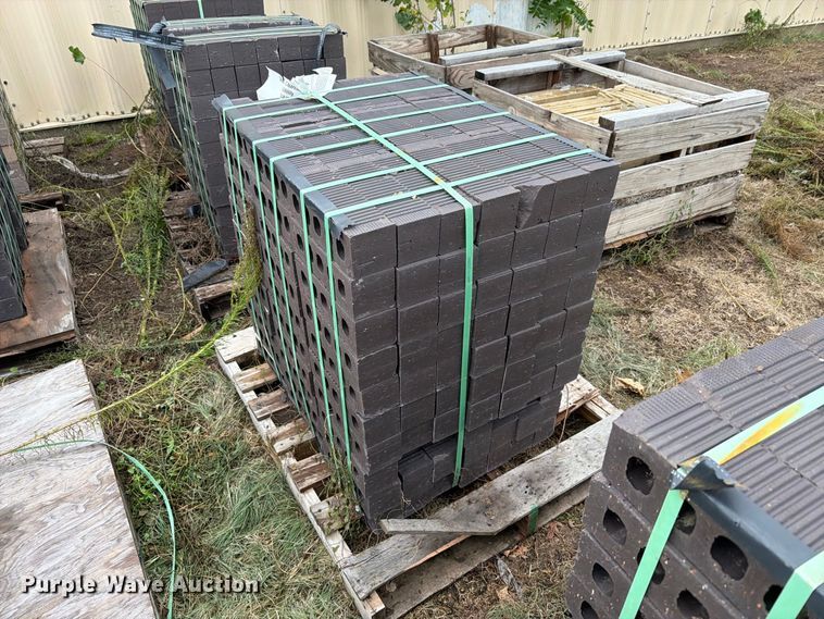 image for item EI7834 Approximately 12 pallets of brick