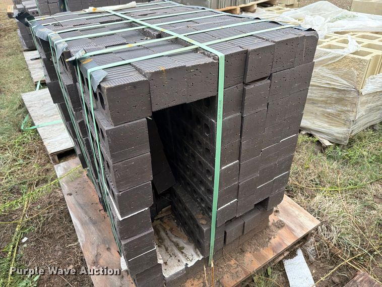 image for item EI7834 Approximately 12 pallets of brick