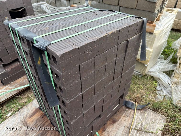 image for item EI7834 Approximately 12 pallets of brick