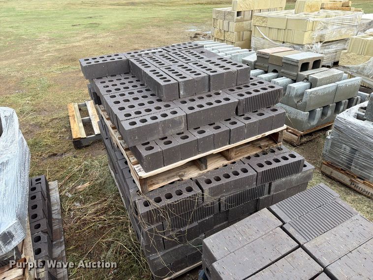 image for item EI7834 Approximately 12 pallets of brick
