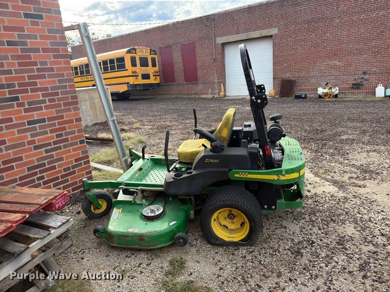 image for item EI7837 2005 John Deere 777 Max-Frame Ztrak ZTR lawn mower