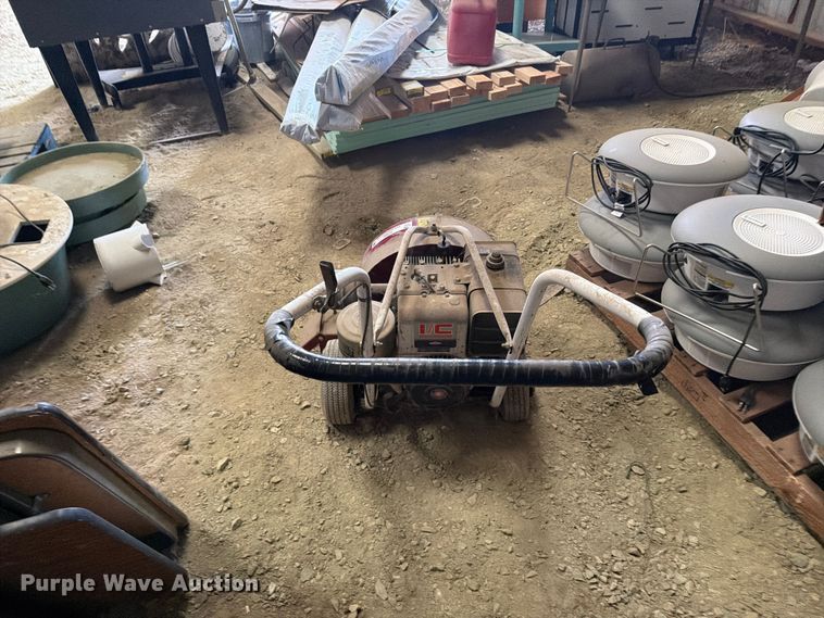 image for item EI7840 (2) leaf blowers