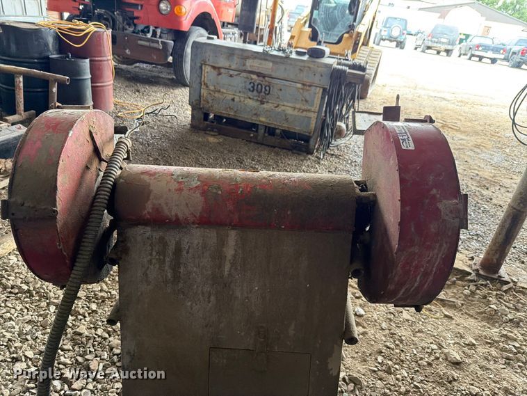 image for item EL1032 Bench grinder