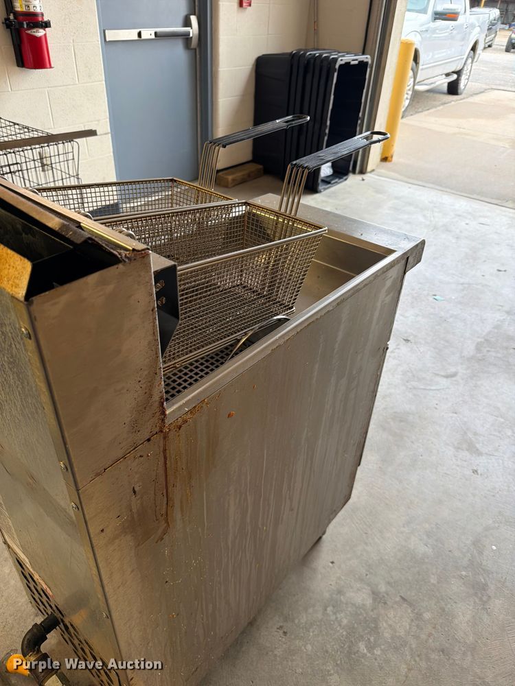 image for item EL1044 (2) fryers