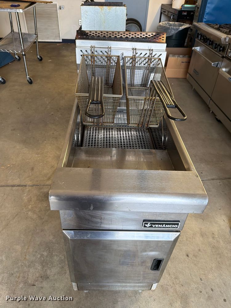 image for item EL1044 (2) fryers