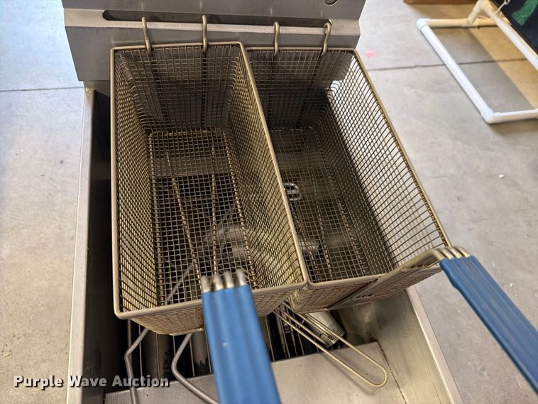 image for item EL1044 (2) fryers