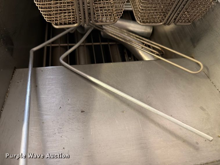 image for item EL1044 (2) fryers