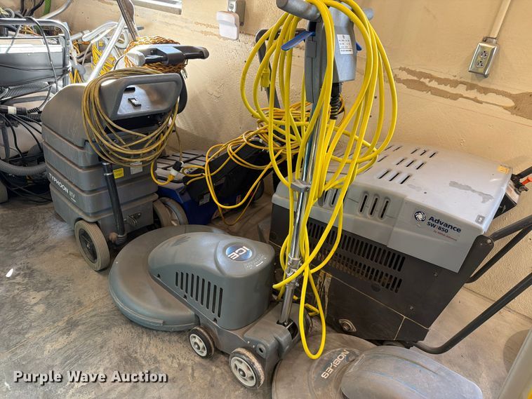 image for item EL1060 Floor cleaning equipment