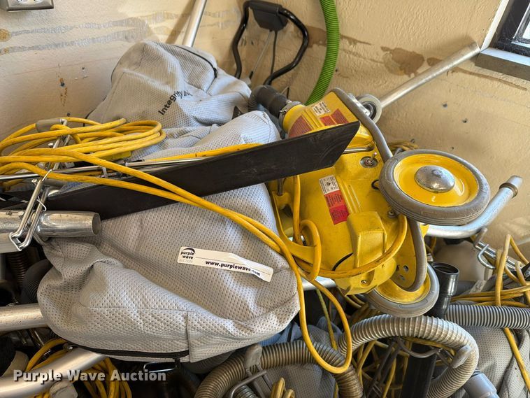 image for item EL1060 Floor cleaning equipment