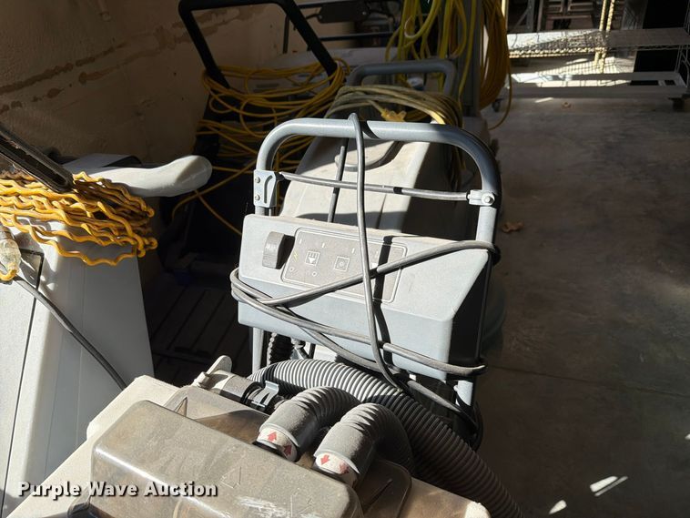 image for item EL1060 Floor cleaning equipment