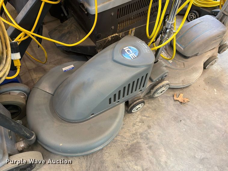 image for item EL1060 Floor cleaning equipment